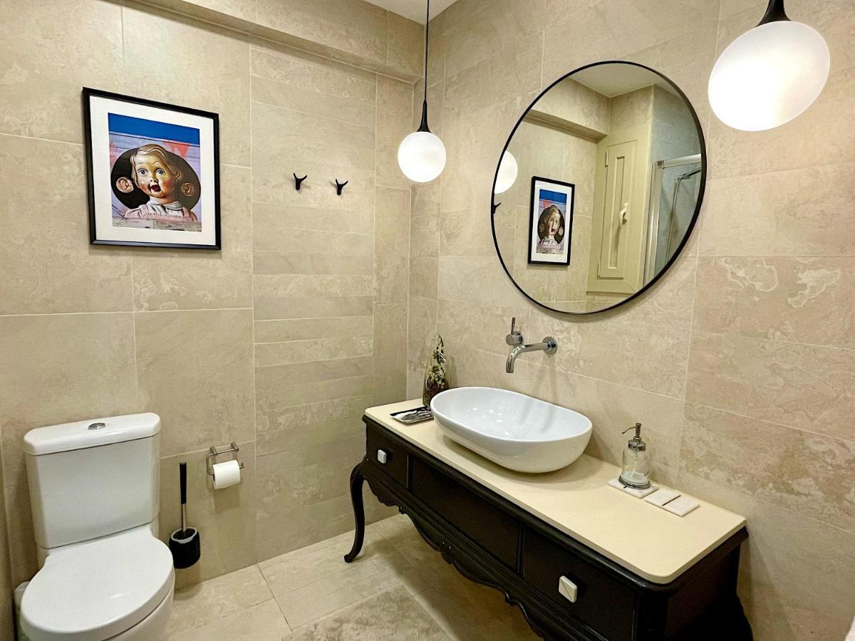 Abbott Apartment - 1 Min From The Beach - 100M2 - Sleeps 8 ซีเจส ภายนอก รูปภาพ