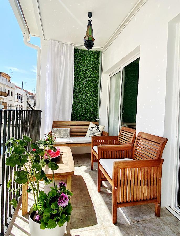Abbott Apartment - 1 Min From The Beach - 100M2 - Sleeps 8 ซีเจส ภายนอก รูปภาพ