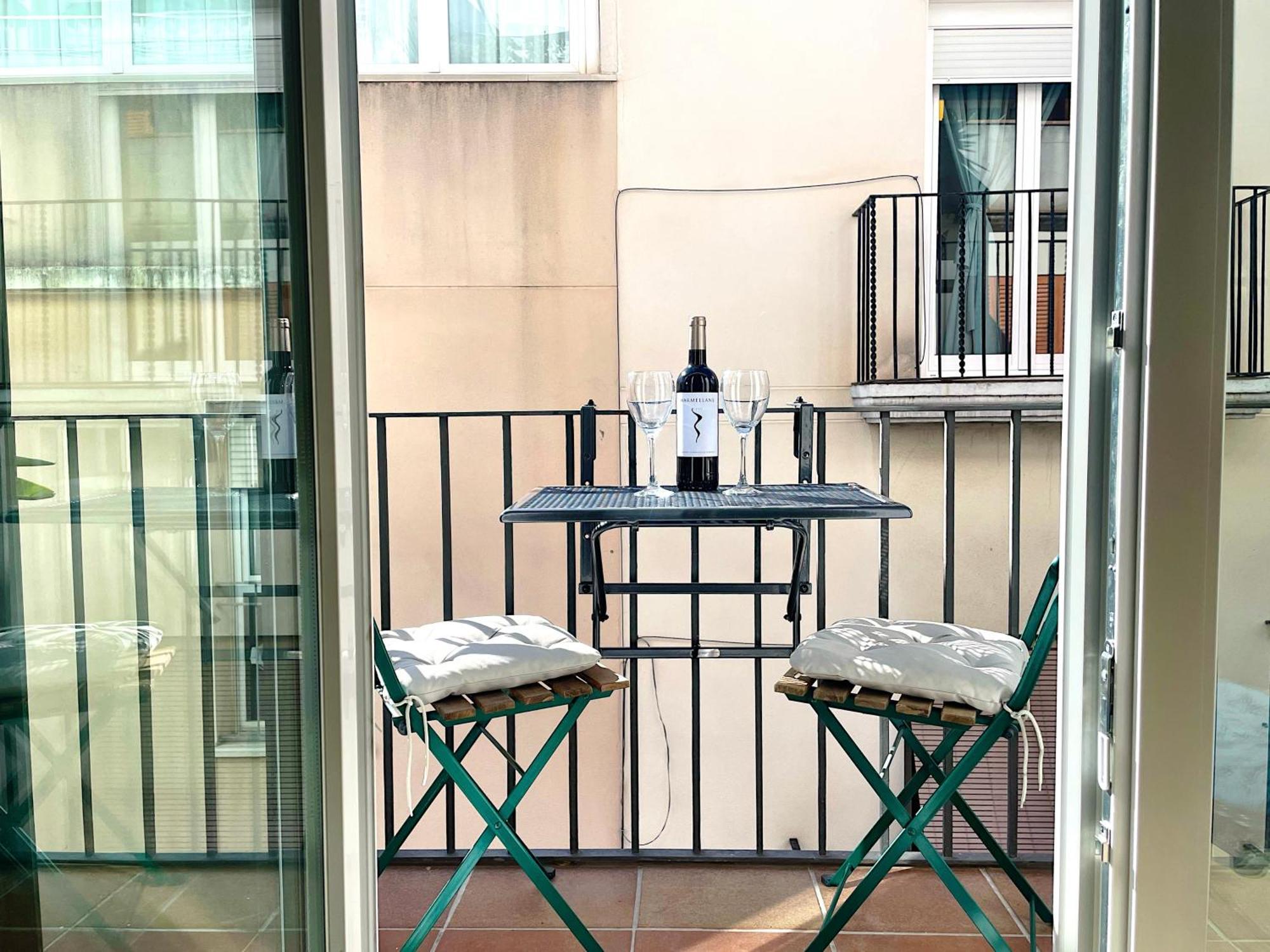 Abbott Apartment - 1 Min From The Beach - 100M2 - Sleeps 8 ซีเจส ภายนอก รูปภาพ