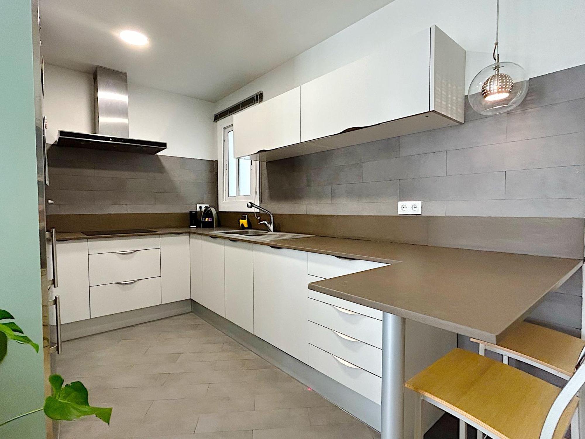 Abbott Apartment - 1 Min From The Beach - 100M2 - Sleeps 8 ซีเจส ภายนอก รูปภาพ