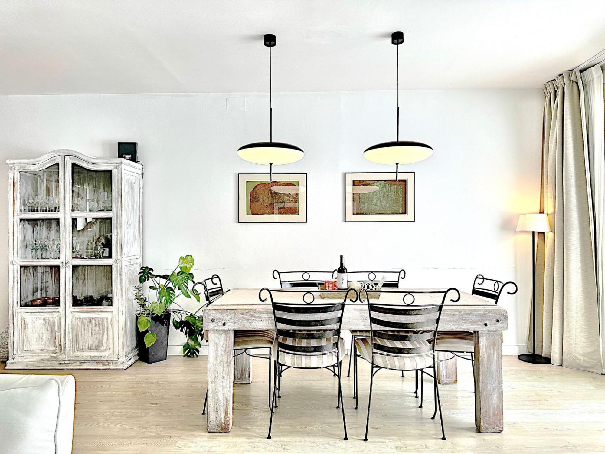Abbott Apartment - 1 Min From The Beach - 100M2 - Sleeps 8 ซีเจส ภายนอก รูปภาพ